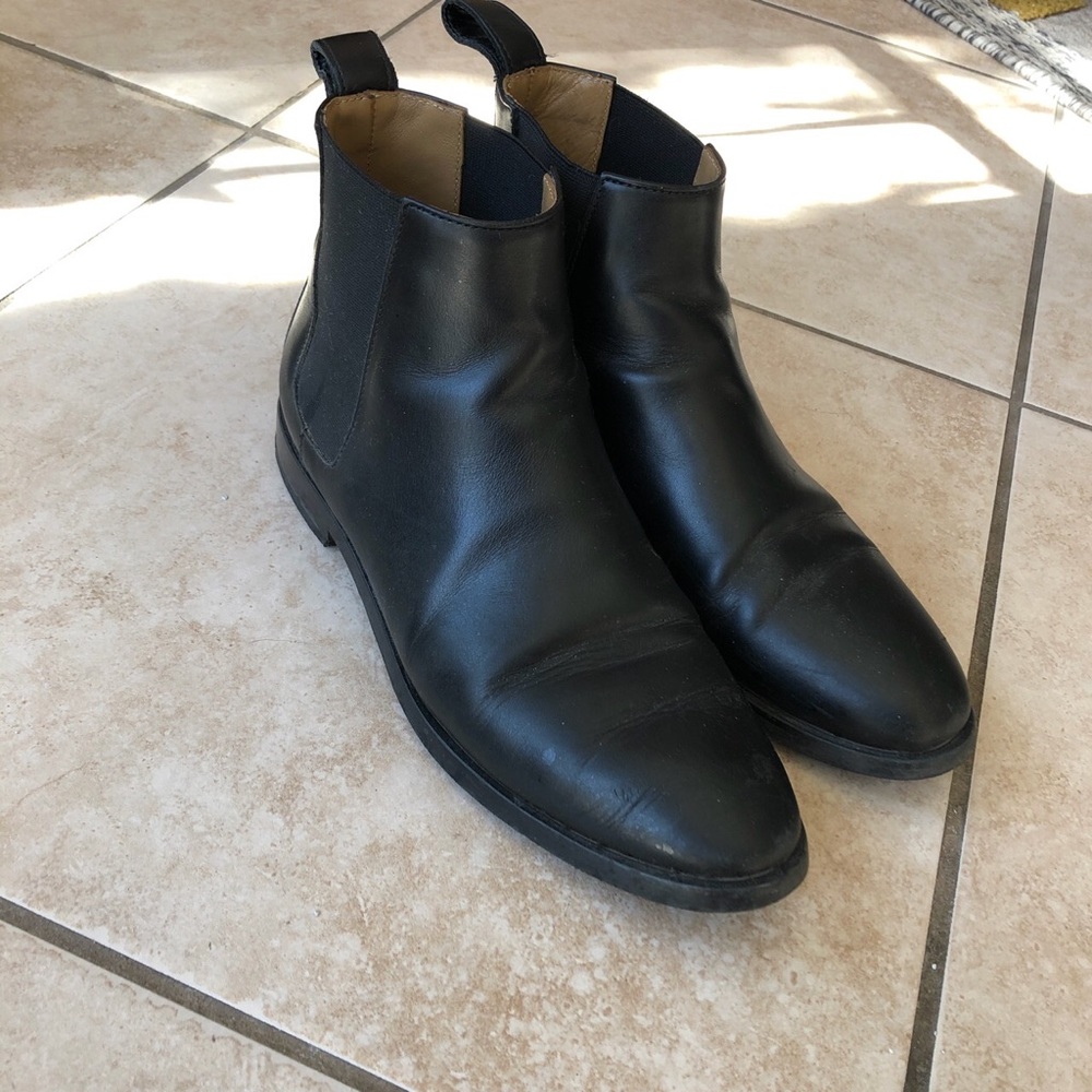 Everlane Chelsea Boots